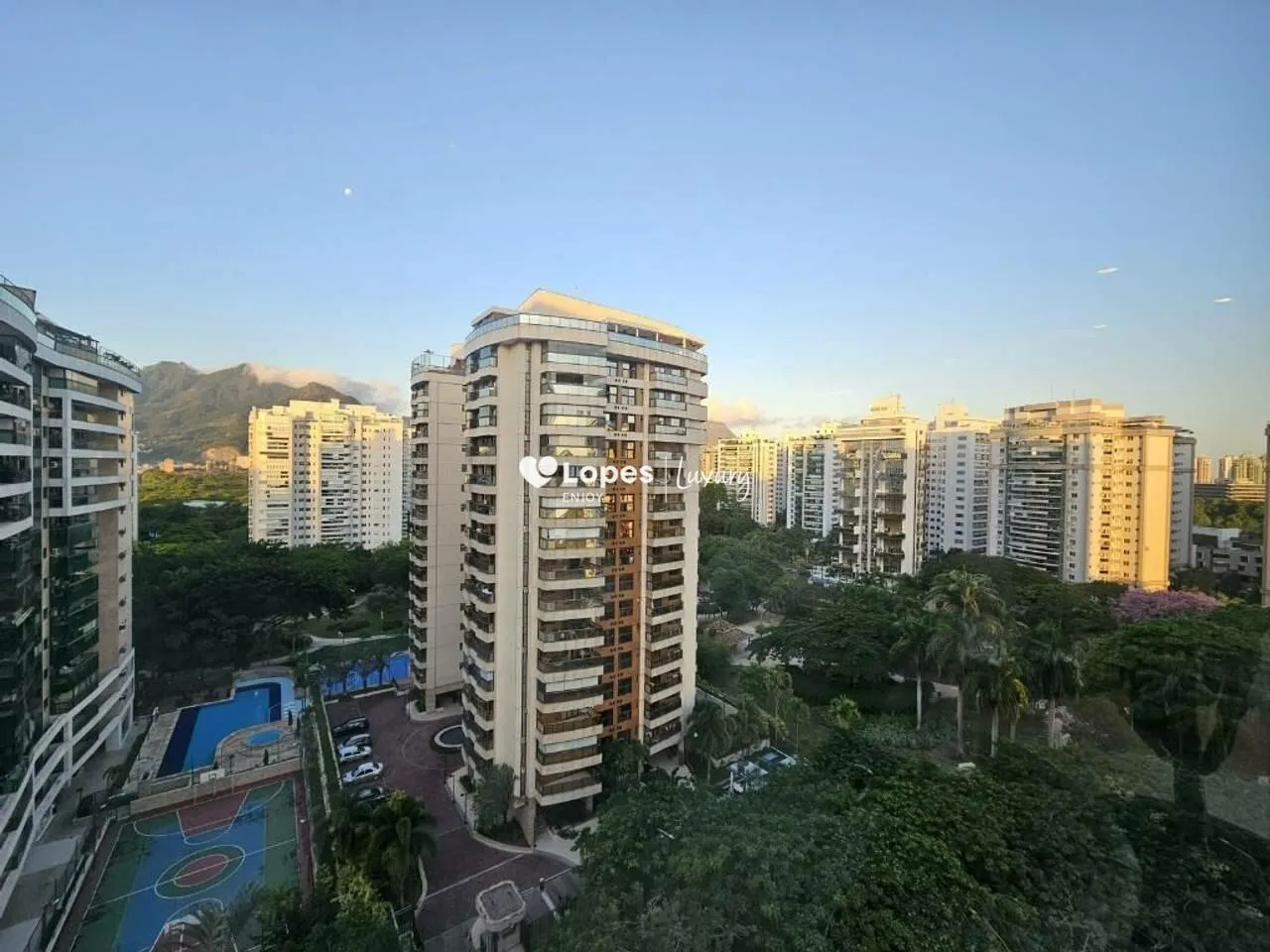 4-bedroom apartment with 158 m² and 2 parking spaces — photo 34