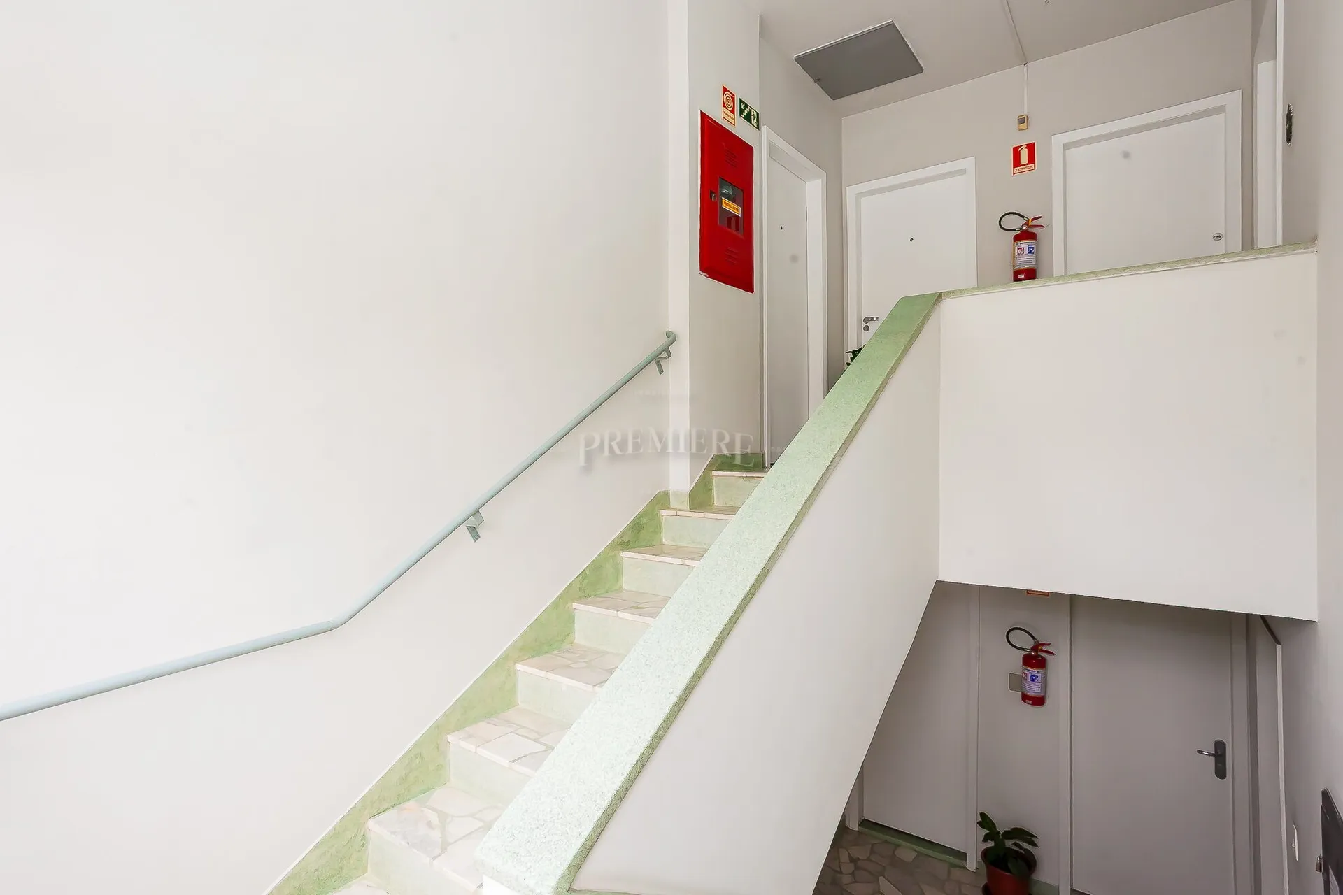 3-bedroom apartment with a washing machine in Curitiba — photo 8
