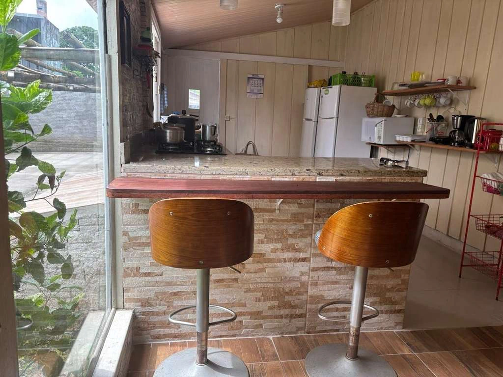 Furnished house with 4 bedrooms, 2 bathrooms, 170 m² — photo 3