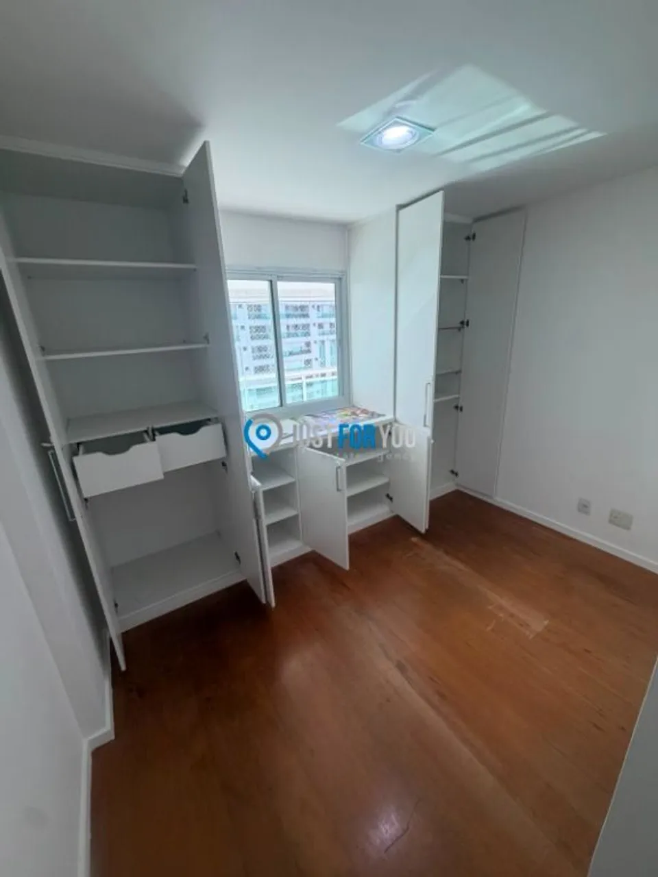 Apartamento de 2 quartos com varanda envidraçada — photo 17