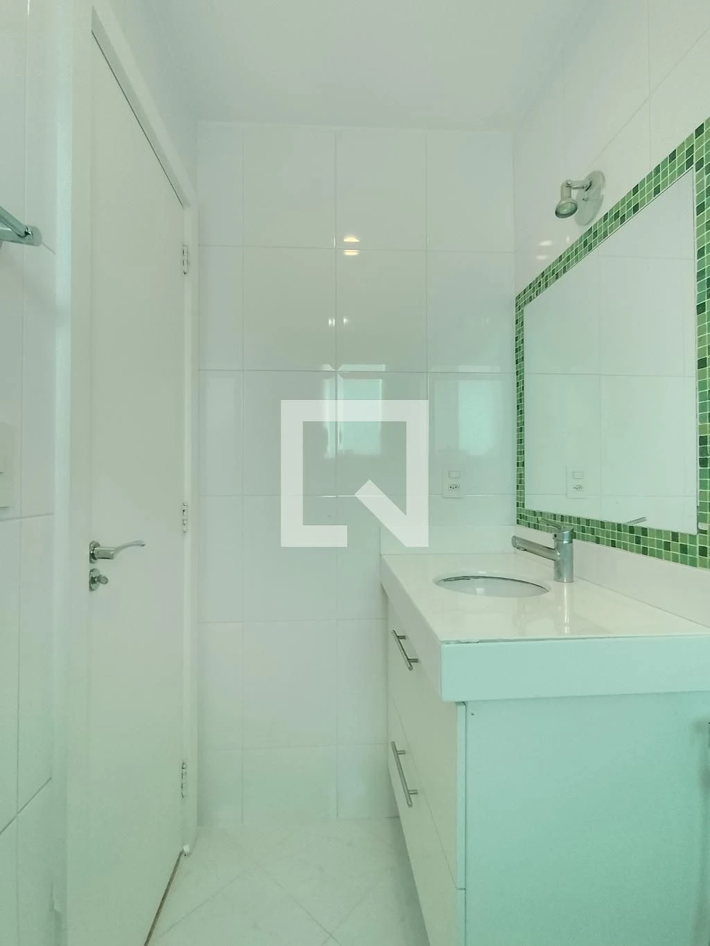 460 m² house with a water view and a private pool — photo 66