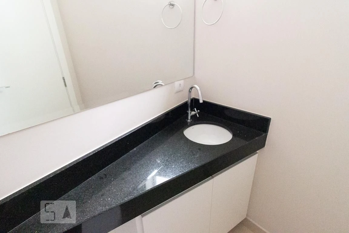 Bathtub in a 4-bedroom apartment, 255 m² — photo 66