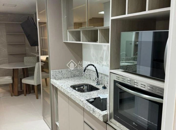 1-bedroom apartment with open-plan kitchen — photo 2