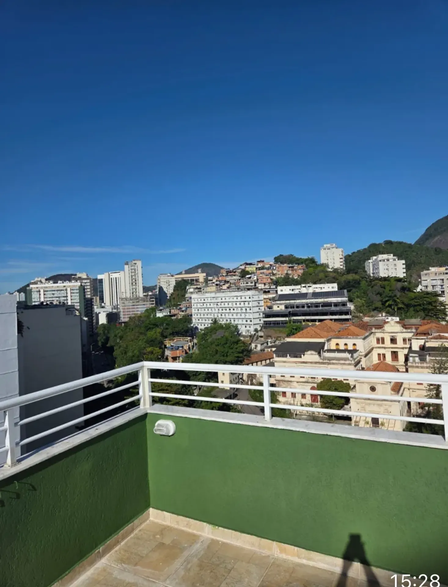 Unfurnished 3-bedroom apartment with terrace views — photo 8