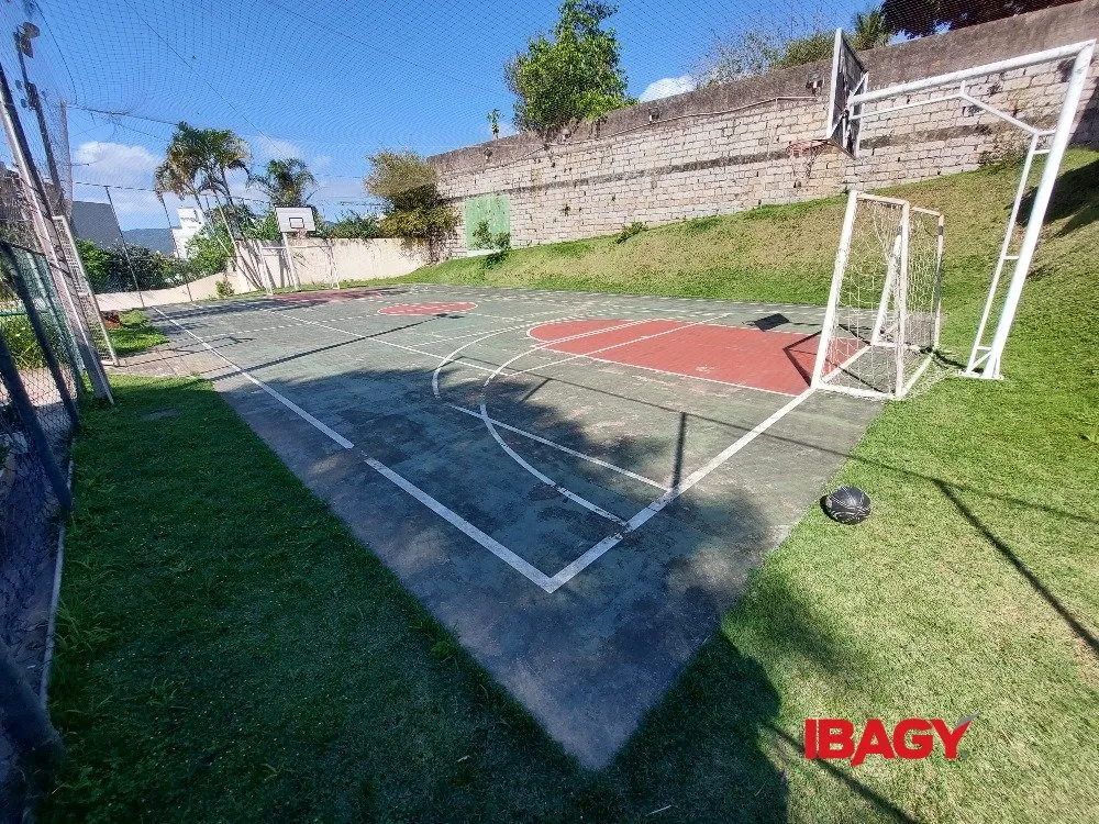 Apartamento amueblado con 3 dormitorios, 117 m² y 2 baños — photo 13