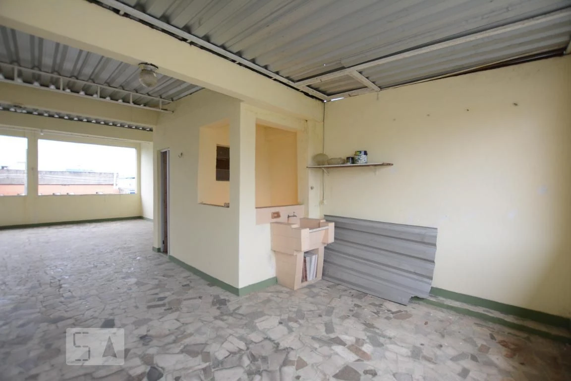 3-bedroom apartment with a glass-enclosed balcony — photo 13