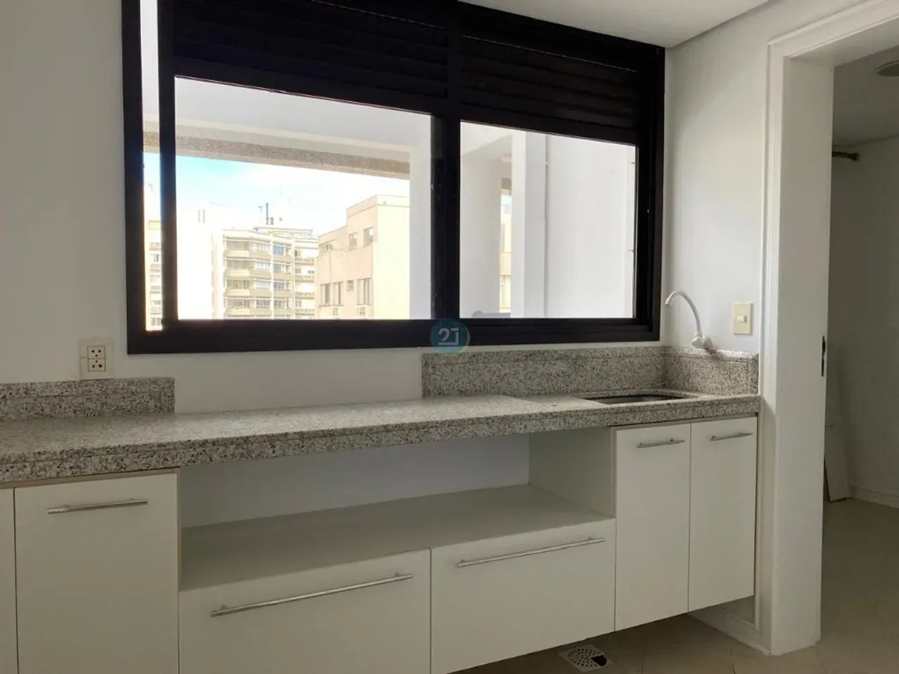 Apartamento de 230 m² con 3 suites y despacho — photo 16