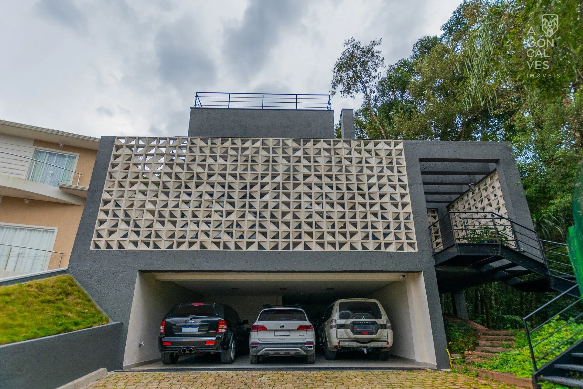 Furnished house with 4 bedrooms and 5 bathrooms — photo 26