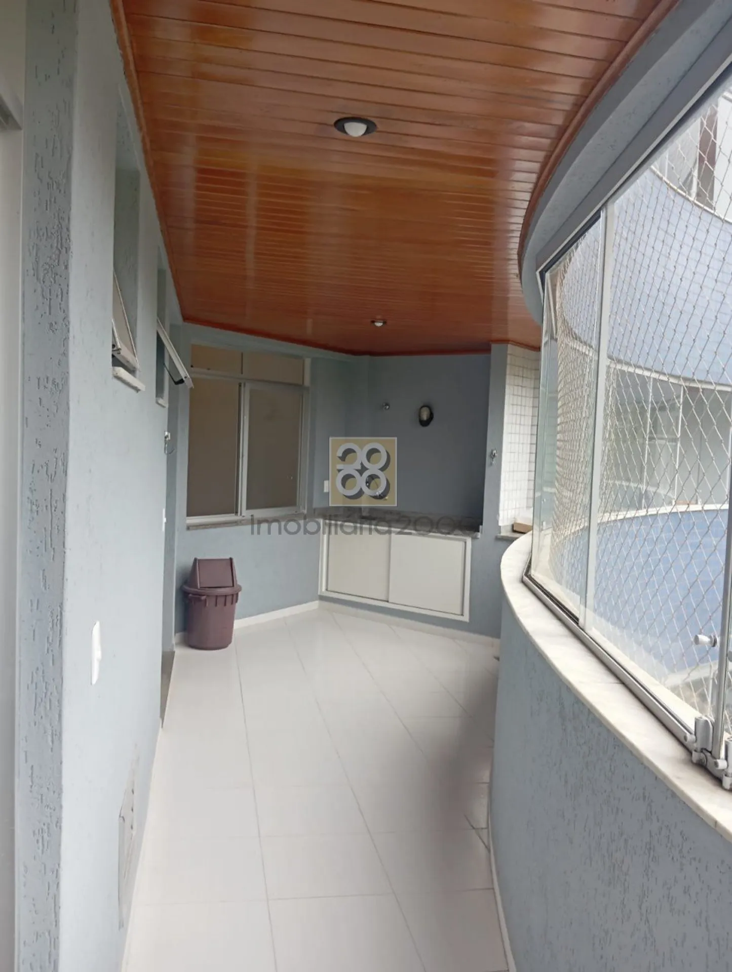 Деревянный пол или ламинат и 3 спальни: квартира 131 м² — photo 14