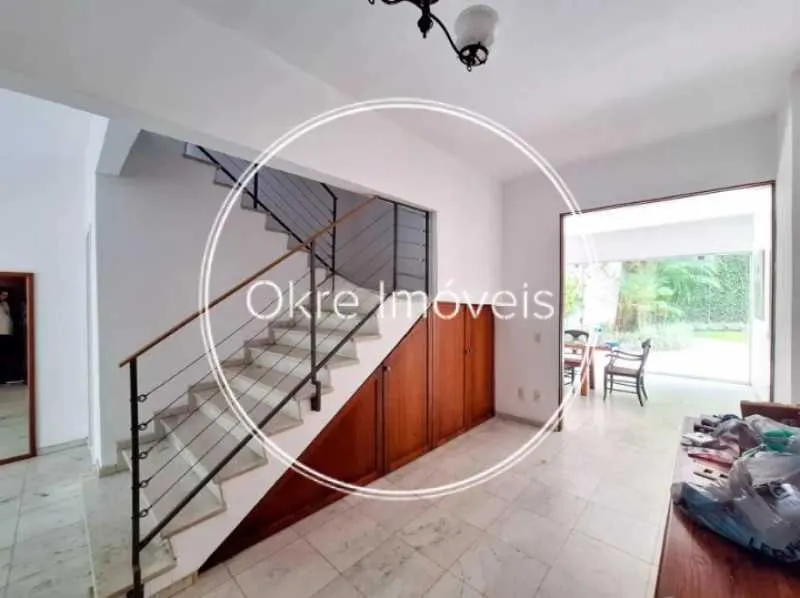 House with 4 bedrooms and a balcony with built-in grill — photo 22