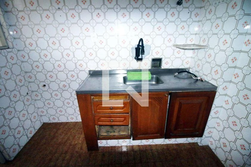 Квартира з 2 спальнями та дерев'яною підлогою або ламінатом — photo 10