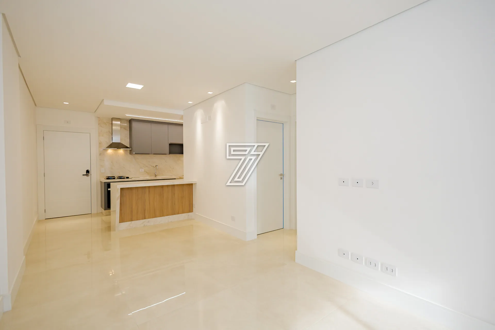 2-bedroom apartment with suite, open kitchen and 2 parking — photo 18