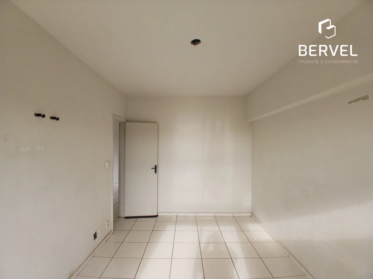 2-bedroom apartment with a fitted kitchen — photo 11
