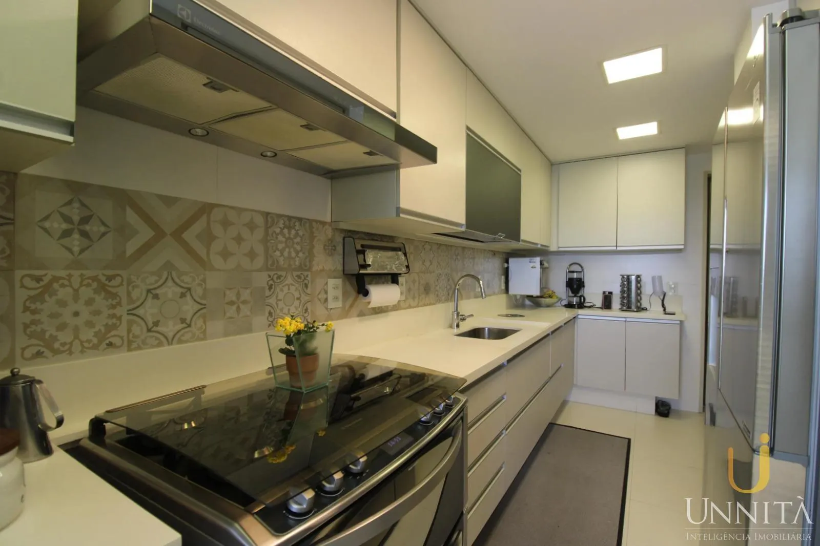 3-bedroom apartment with balcony and built-in grill — photo 25