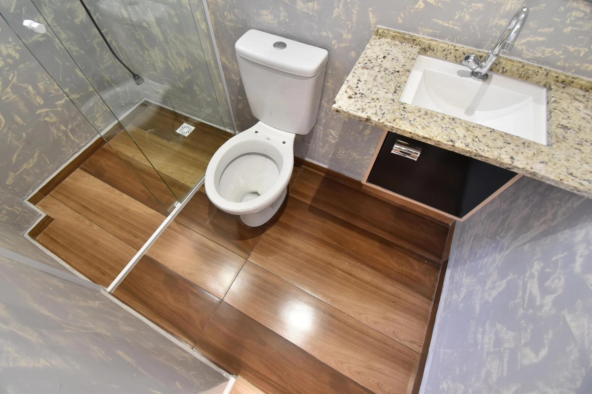 Studio, 38 m², with wood or laminate floors — photo 6