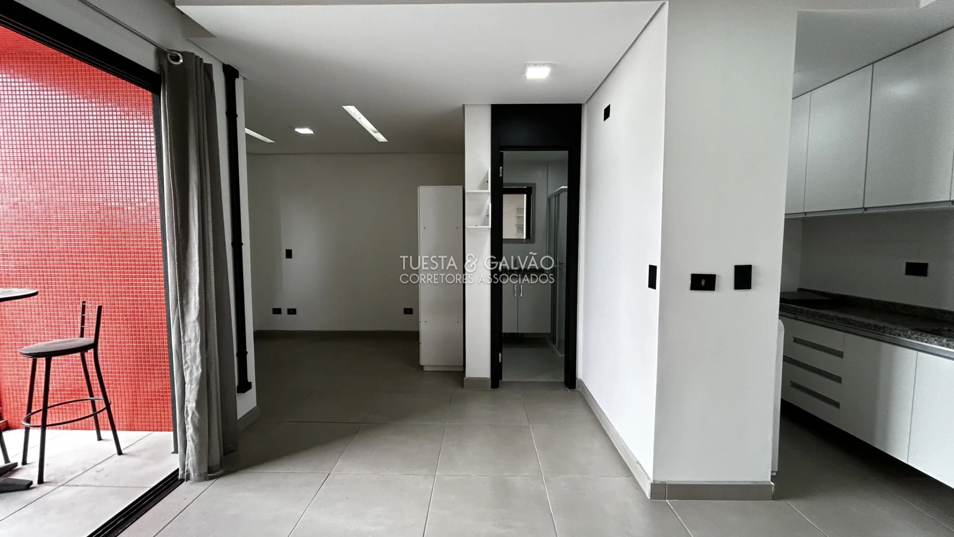 1-bedroom apartment with open-plan kitchen, 47 m² — photo 4
