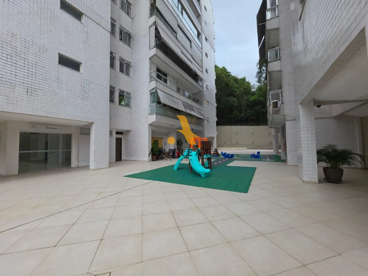 2-bedroom apartment with laundry area and 109 m² — photo 30
