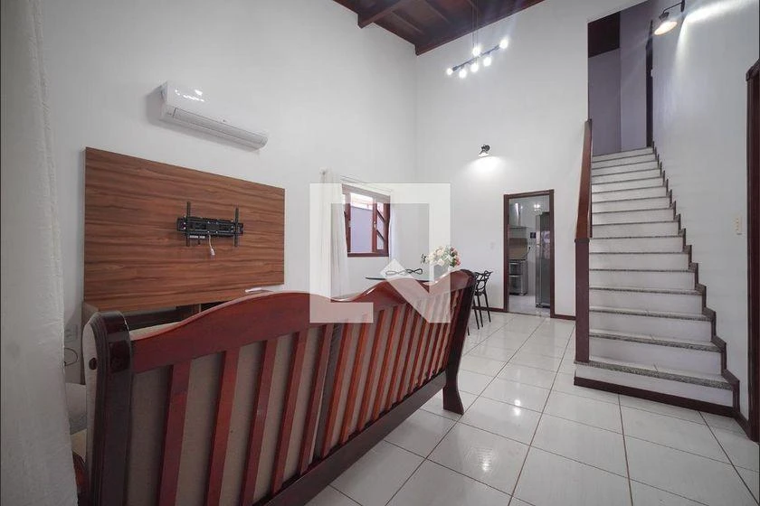 Home office in a 4-bedroom house, 150 m²