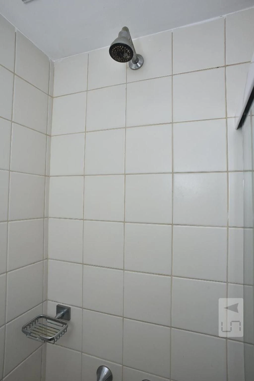 2-bedroom apartment in a building with a pool — photo 38