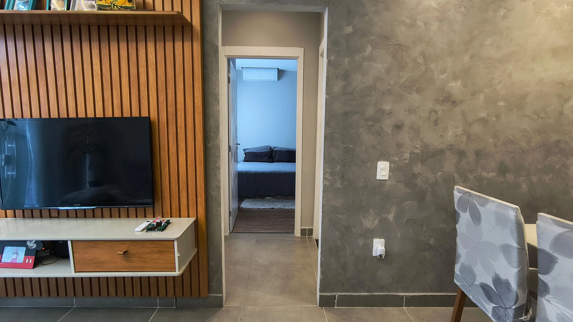 Furnished apartment with open-plan kitchen and balcony — photo 29