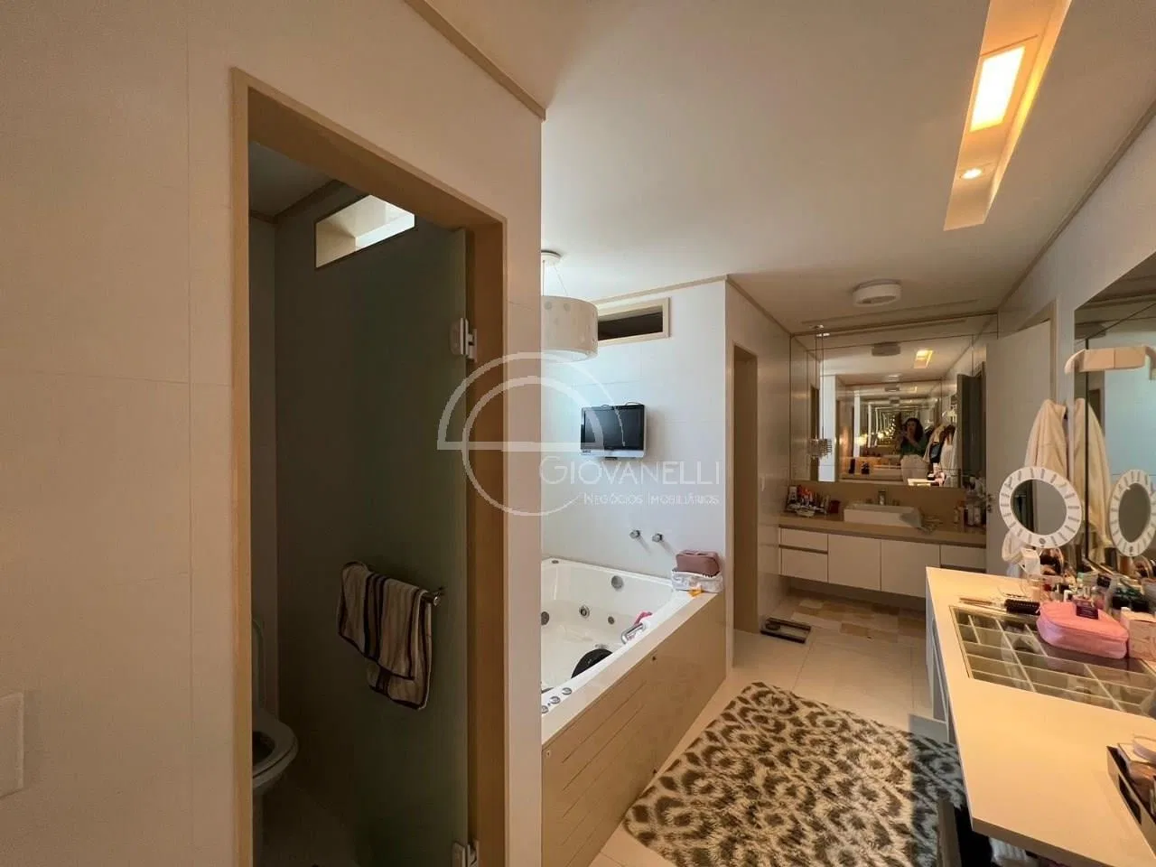Квартира 400 м² з 4 спальнями та 5 ванними кімнатами — photo 22