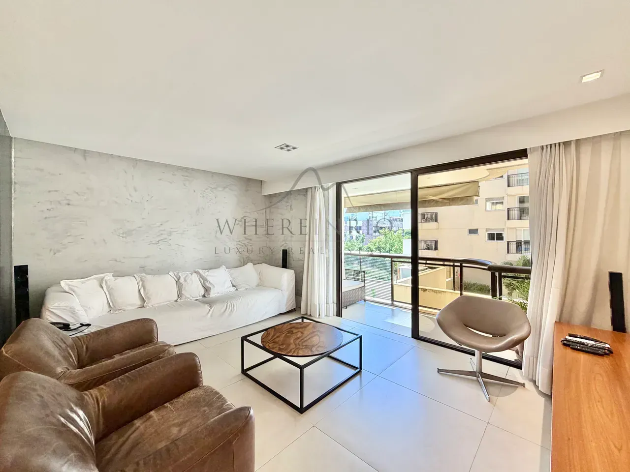 Furnished 2-bedroom apartment with balcony and parking — photo 8