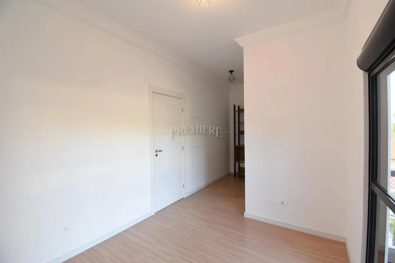 House with 3 bedrooms and a private garden — photo 11
