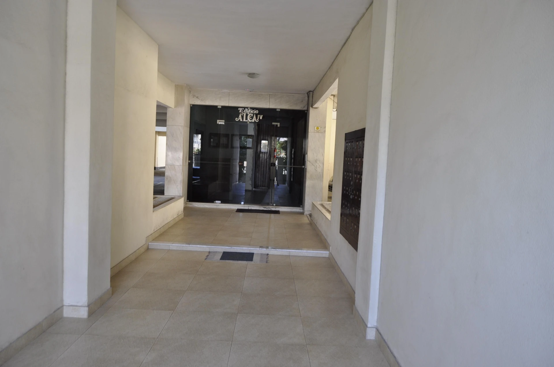 Rental apartment with 2 bedrooms and 1 parking spot — photo 17
