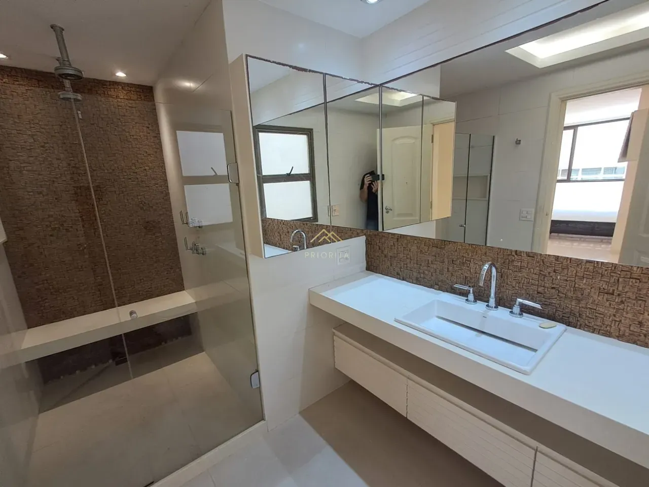 Floor-to-ceiling windows in a 4-bedroom apartment, 235 m² — photo 27