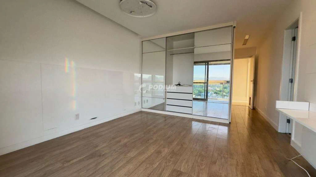 Apartment with 4 en-suite bedrooms and 260 m² plus balcony — photo 20