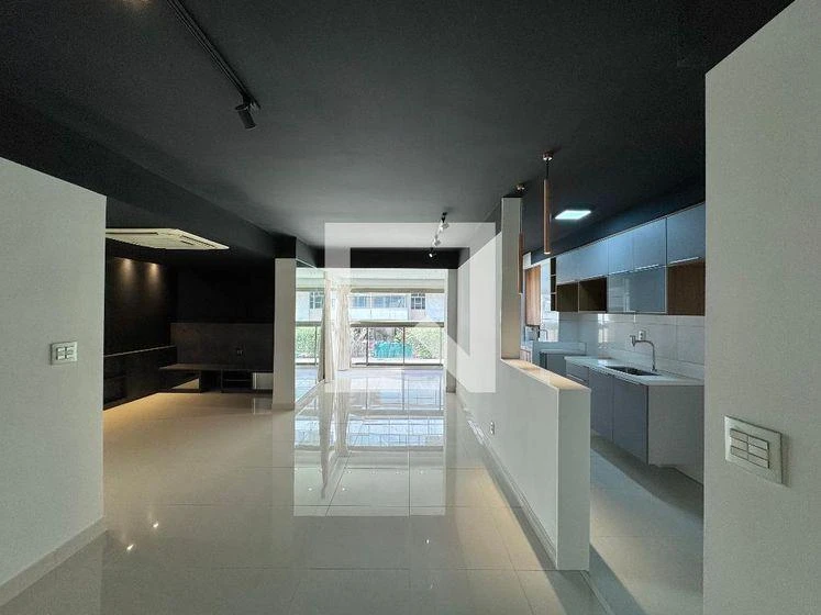 2-bedroom apartment with a walk-in closet in Rio de Janeiro