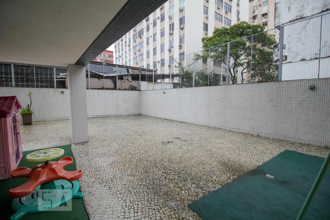 3-bedroom apartment with a glass-enclosed balcony — photo 69
