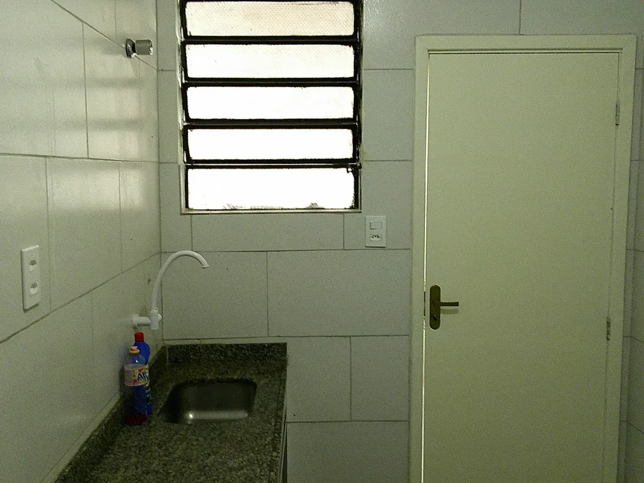 Casa de 43 m² com 1 quarto e área de lavanderia — photo 2