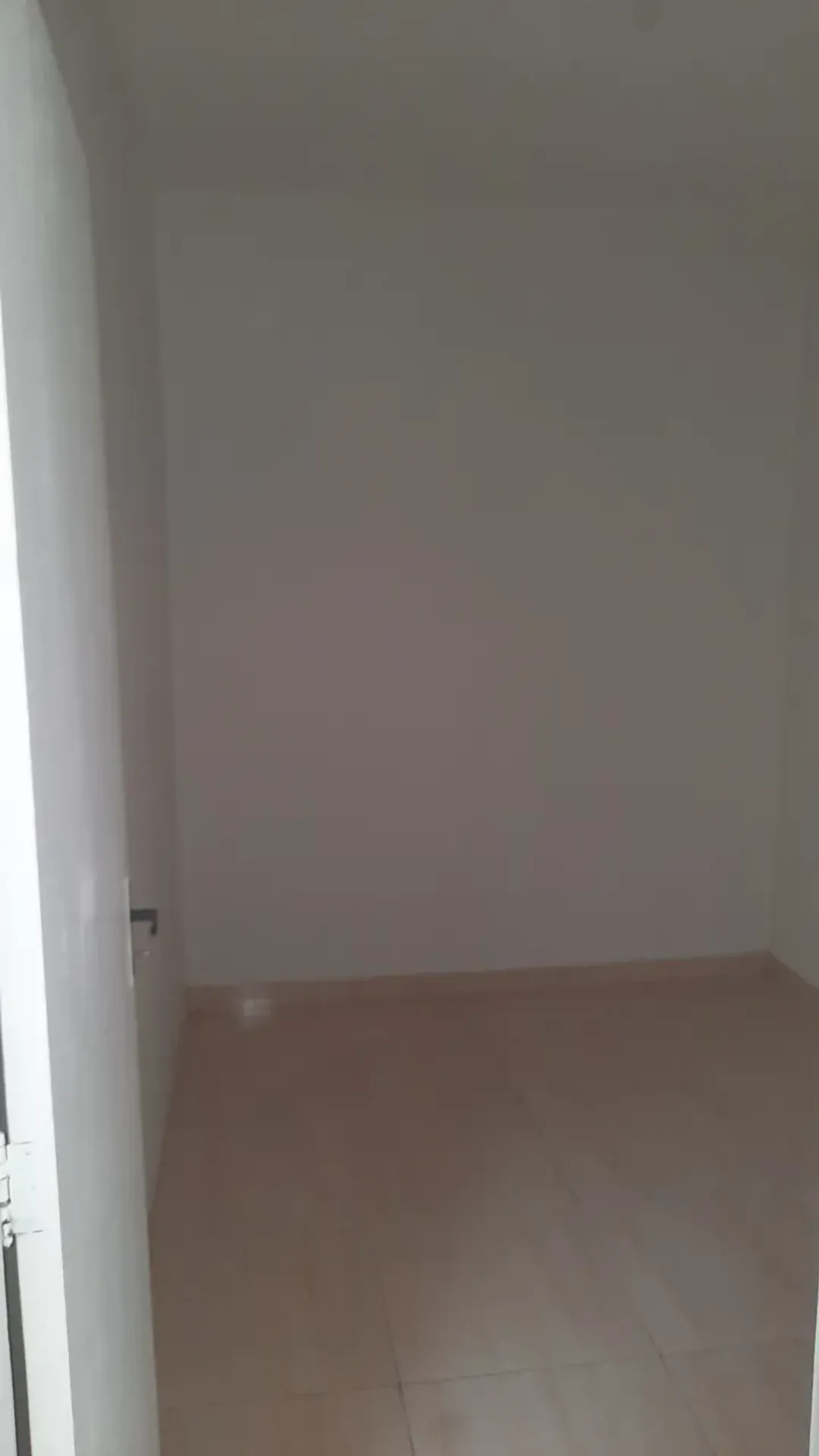 Walk-in closet in a 2-bedroom apartment, 95 m² — photo 3