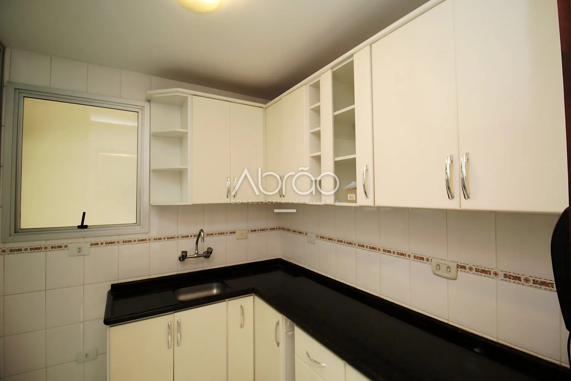Apartamento con 3 dormitorios y balcón con parrilla — photo 2