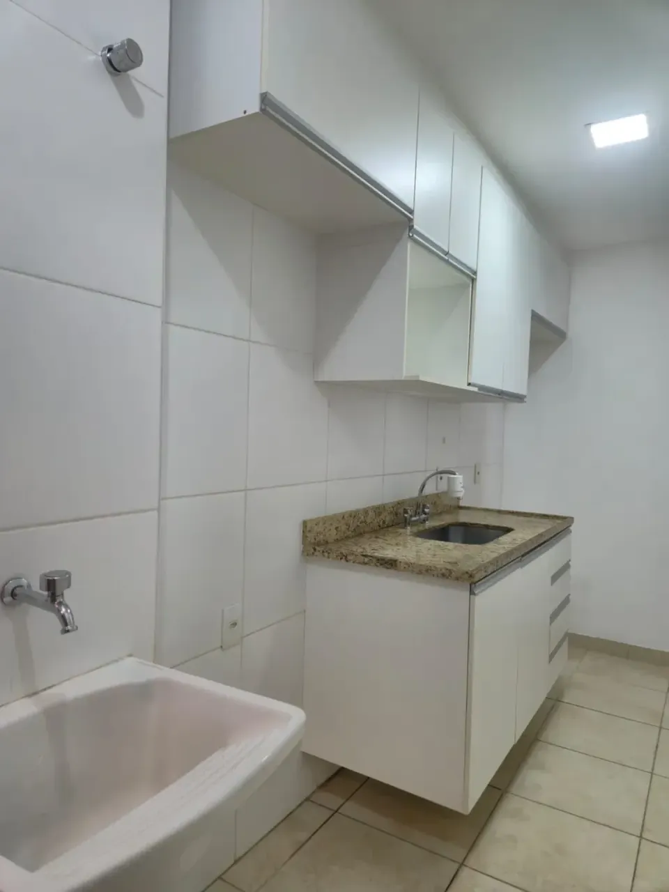 2-bedroom apartment with a separate kitchen and 2 baths — photo 8