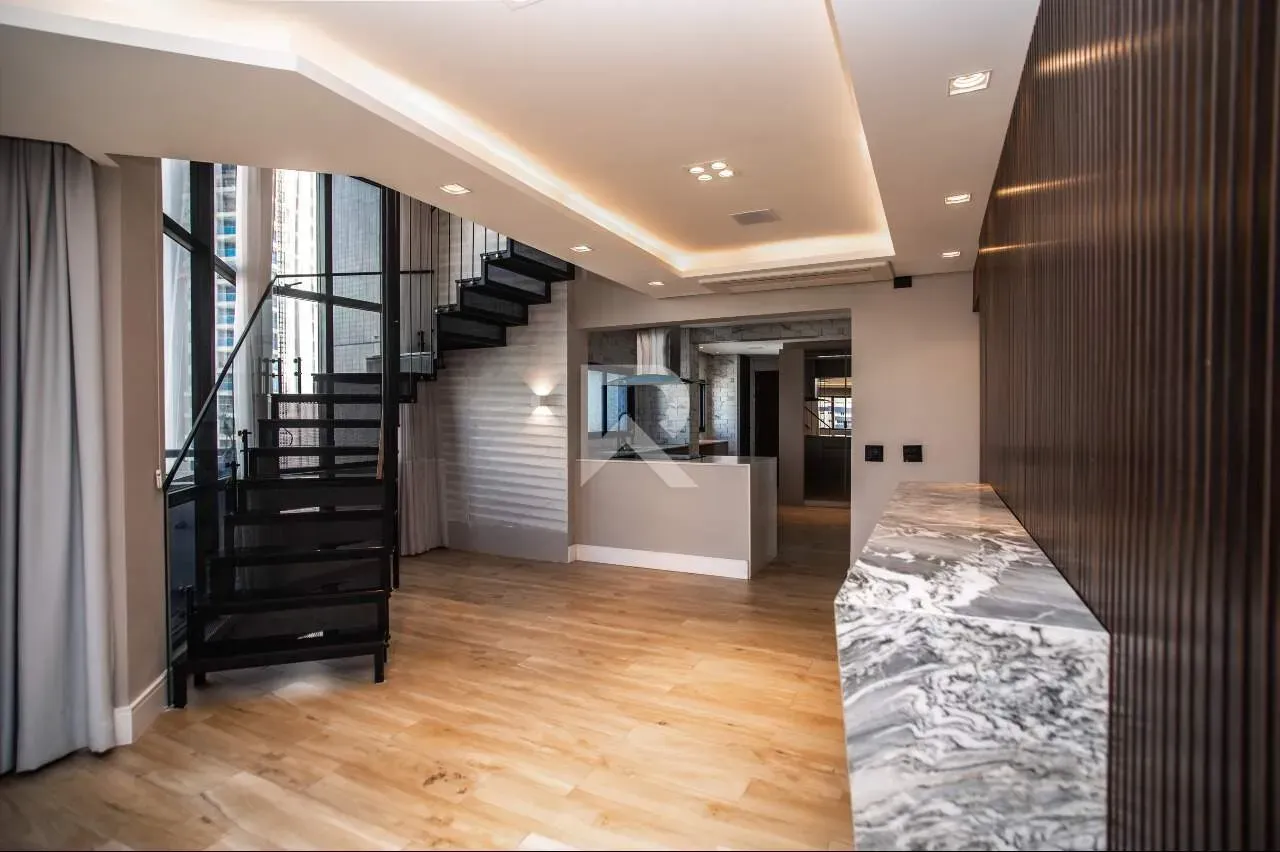 Apartment with 4 bedrooms, 3 en-suites and 463 m² — photo 2