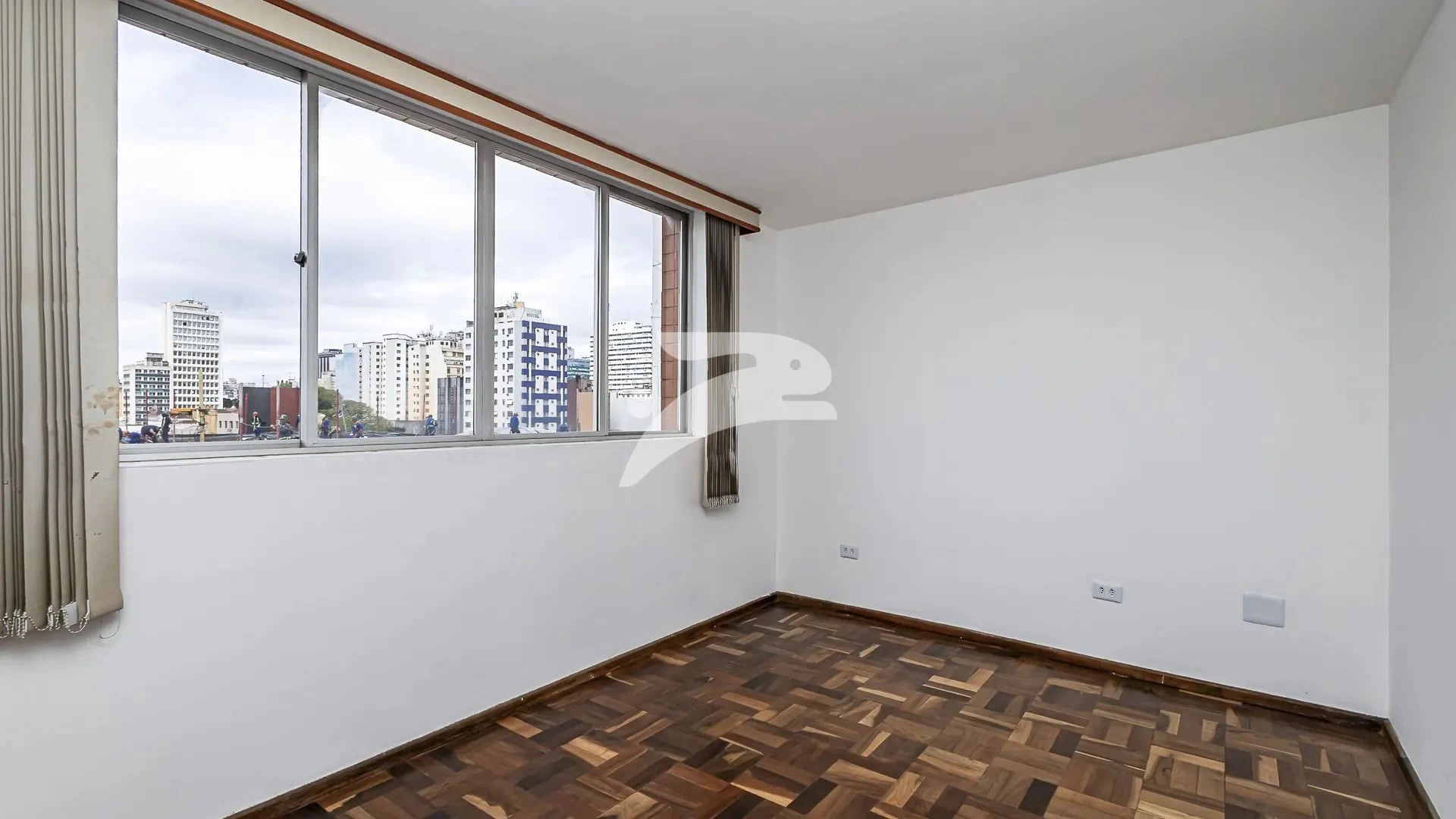 Apartment, 70 m², with wood or laminate floors — photo 13