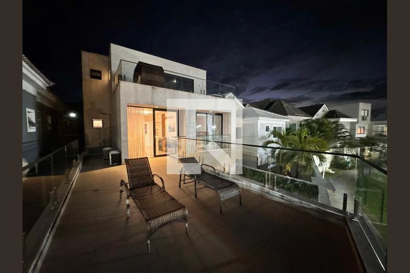 Rental house with 4 suites and 450 m² — photo 39