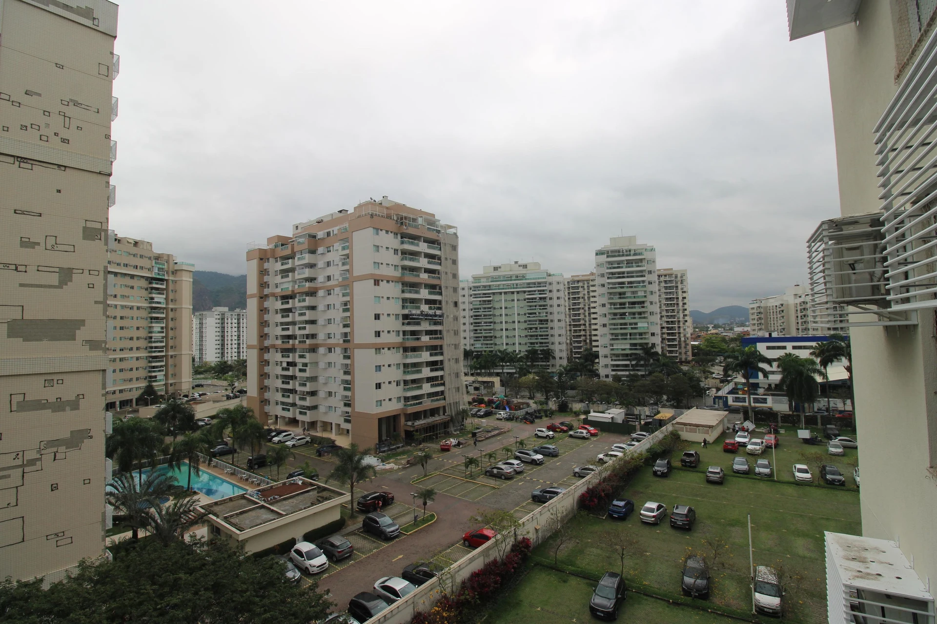 Apartment with 3 bedrooms and 2 bathrooms plus balcony — photo 35