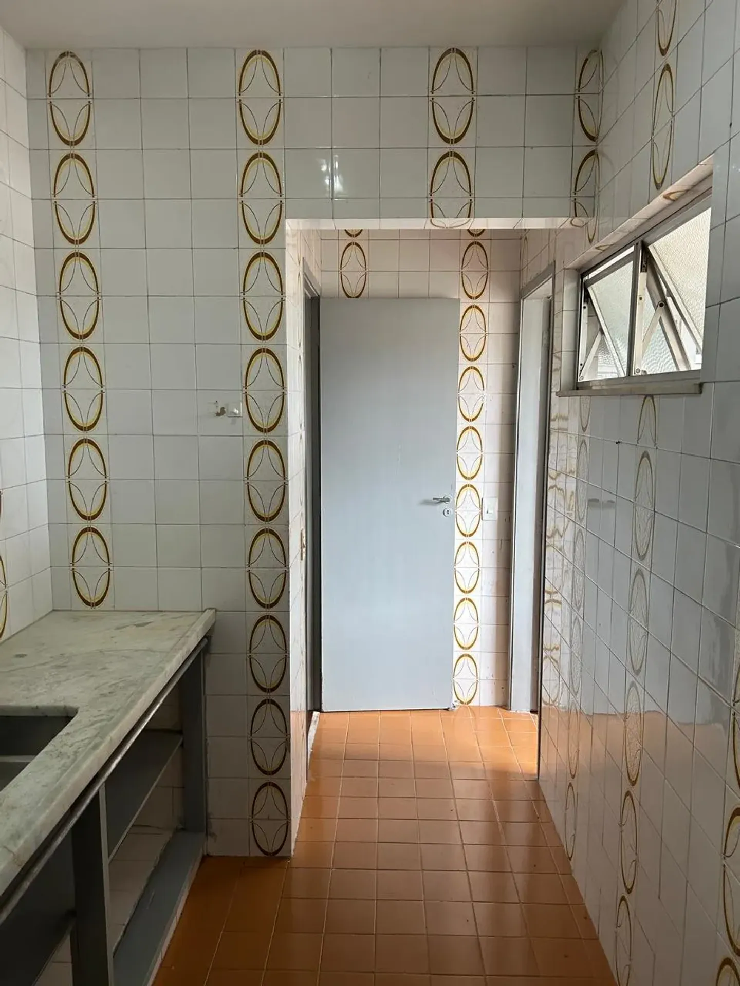 Mountain view in a 2-bedroom apartment, 71 m² — photo 7