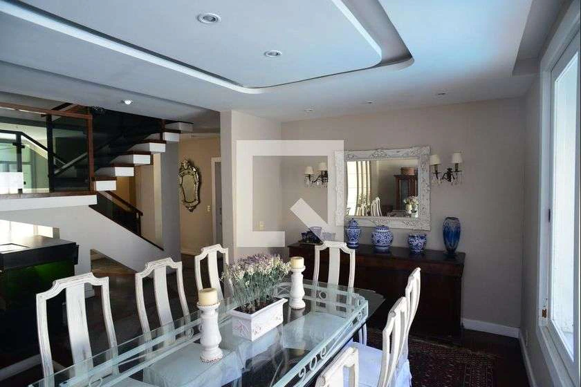 House in a gated community with 5 bedrooms and mountain view — photo 30