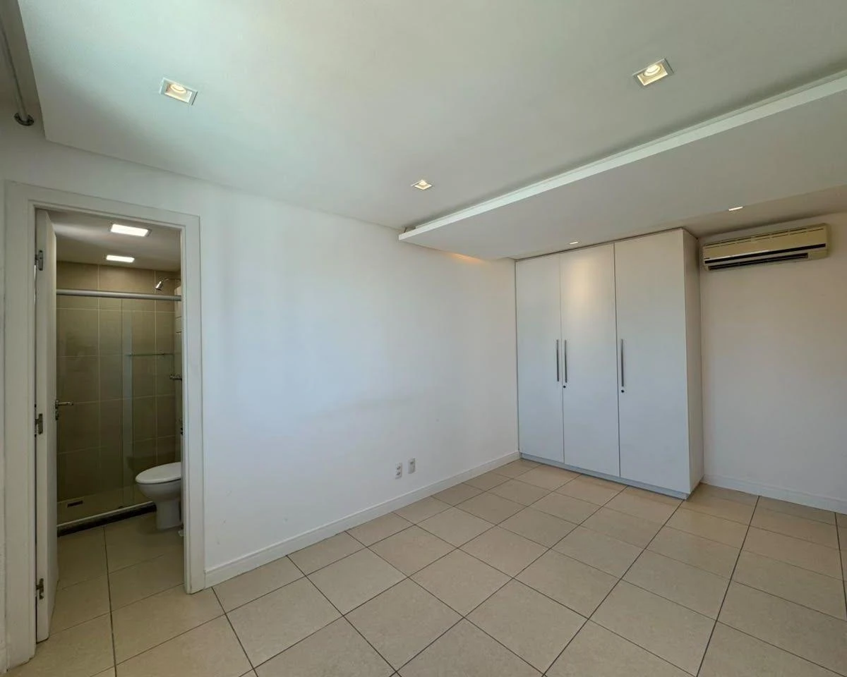 142 m² apartment with a water view and a home office — photo 23