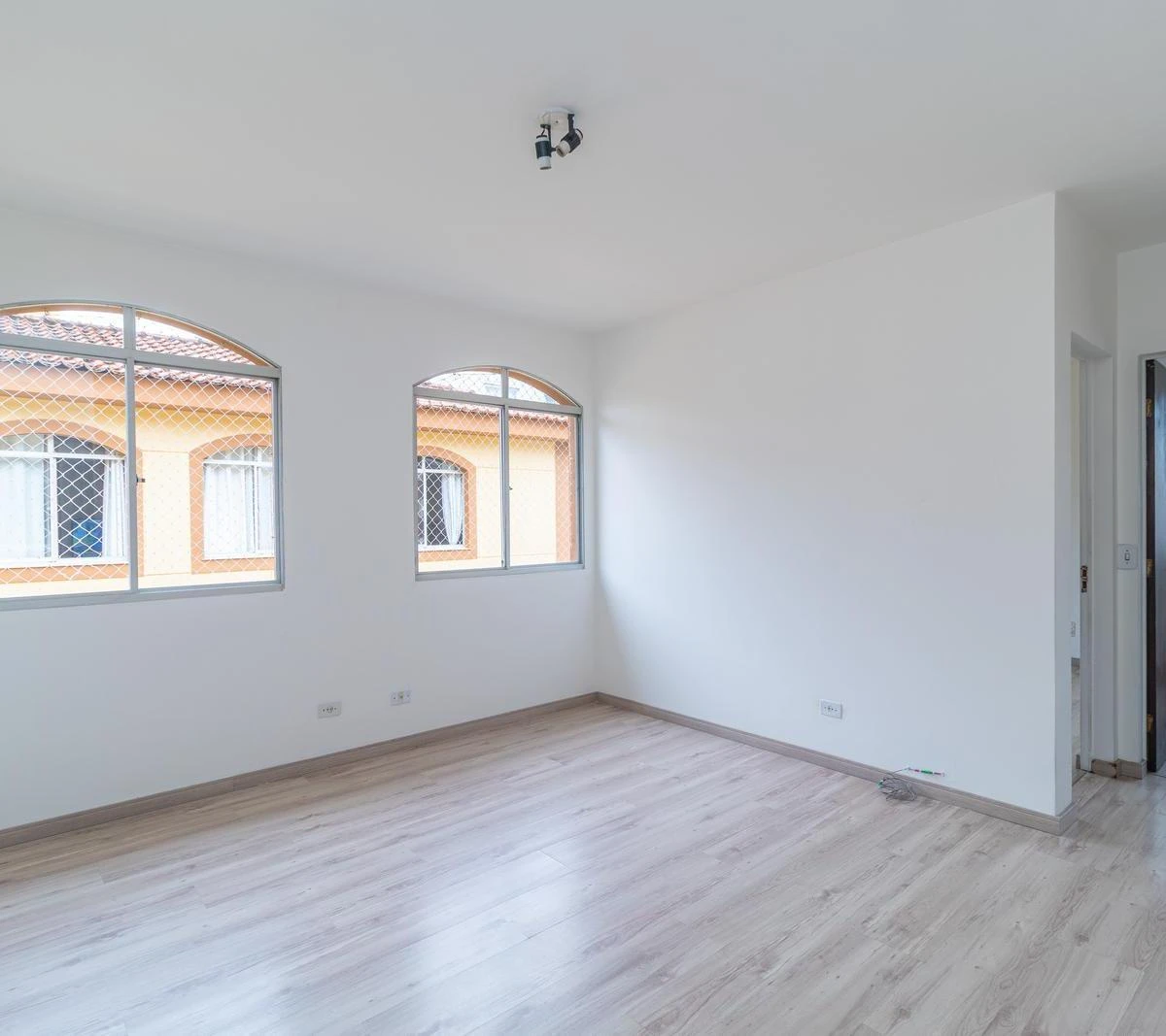 Departamento con piso de madera o laminado en Curitiba