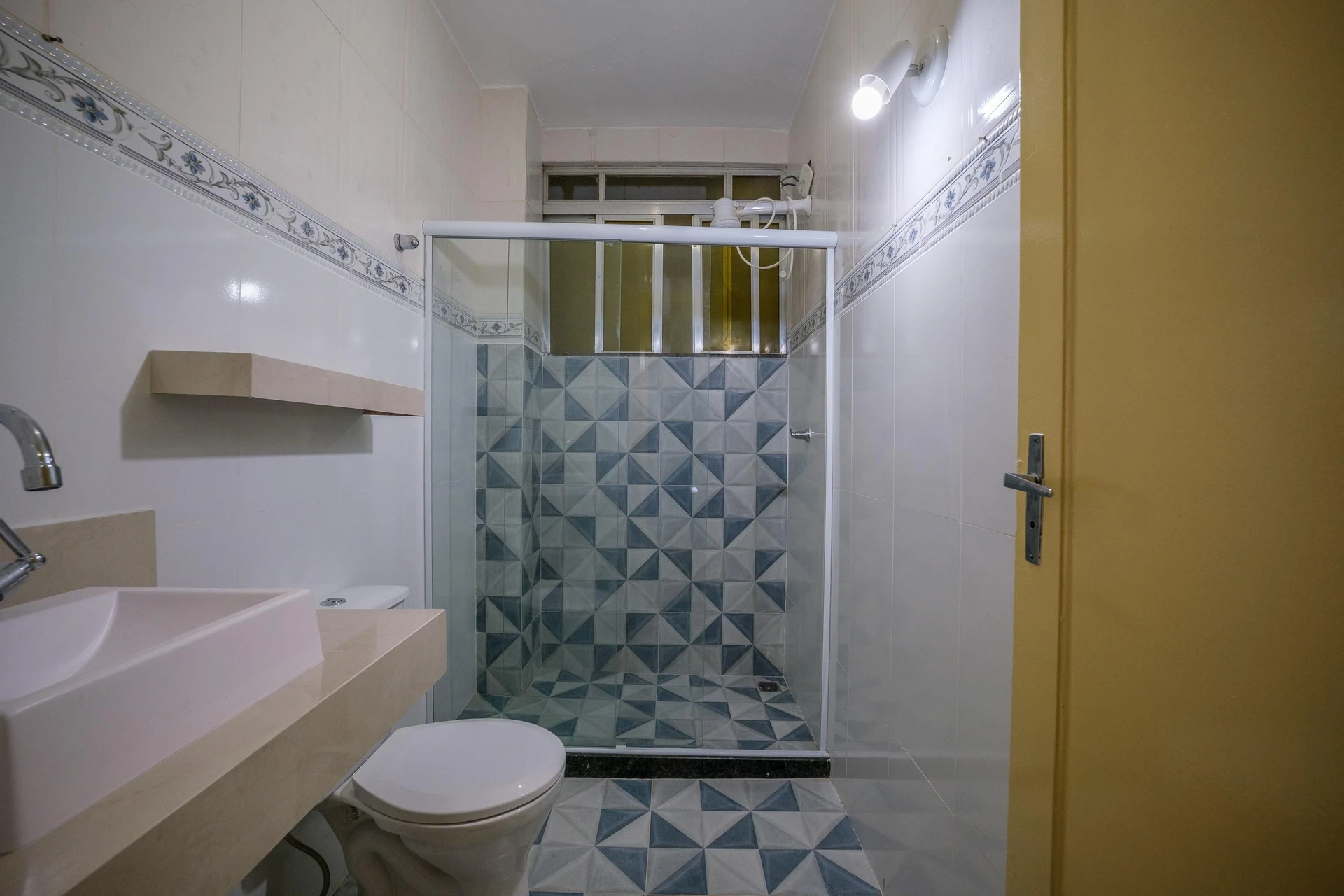 2-bedroom apartment with 1 parking space and private garden — photo 11