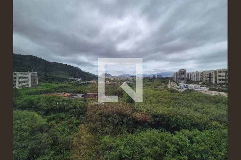 3-bedroom apartment with a mountain view in Rio de Janeiro — photo 10