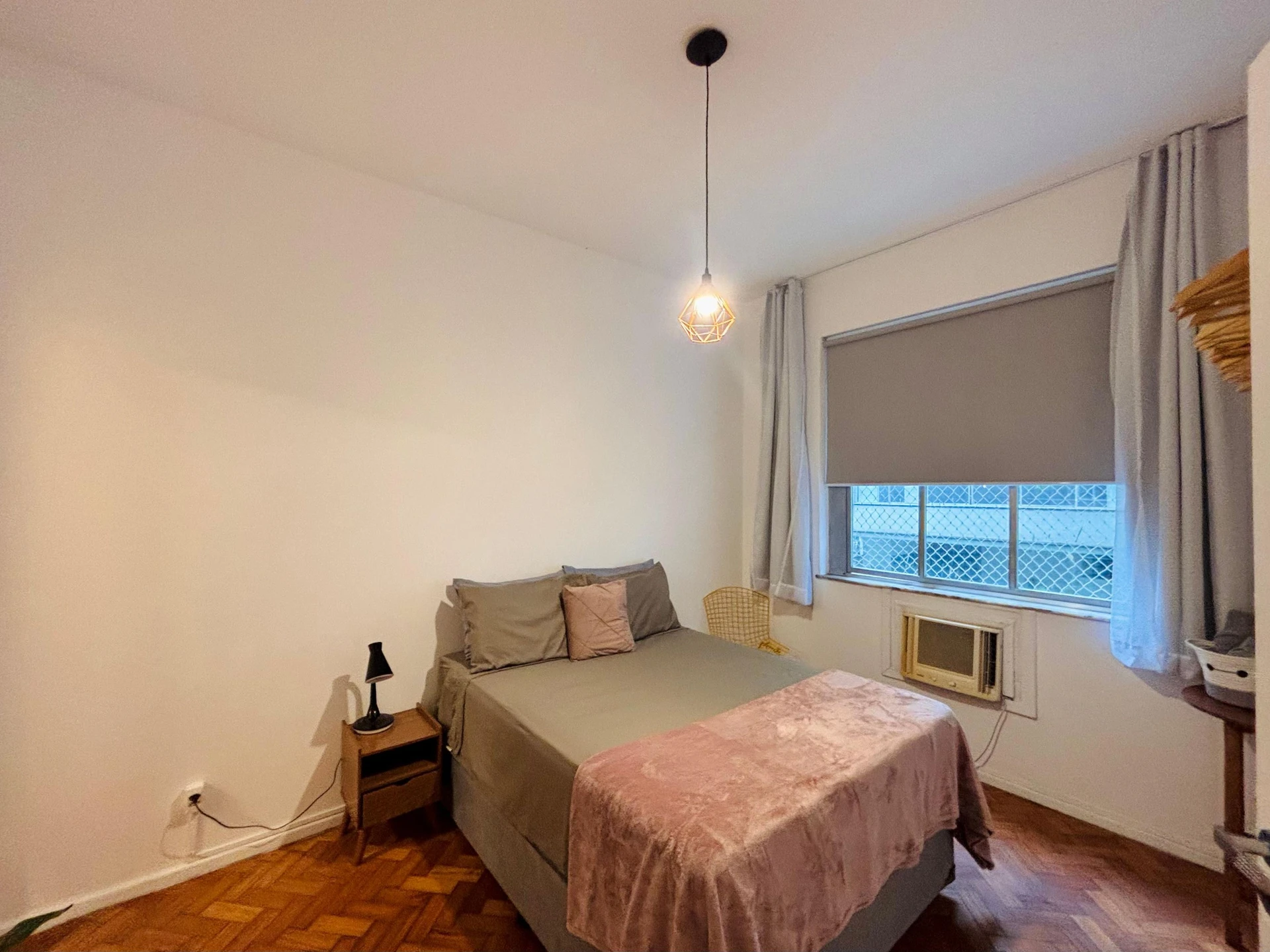 Furnished 1-bedroom apartment with a gas stove kitchen — photo 3