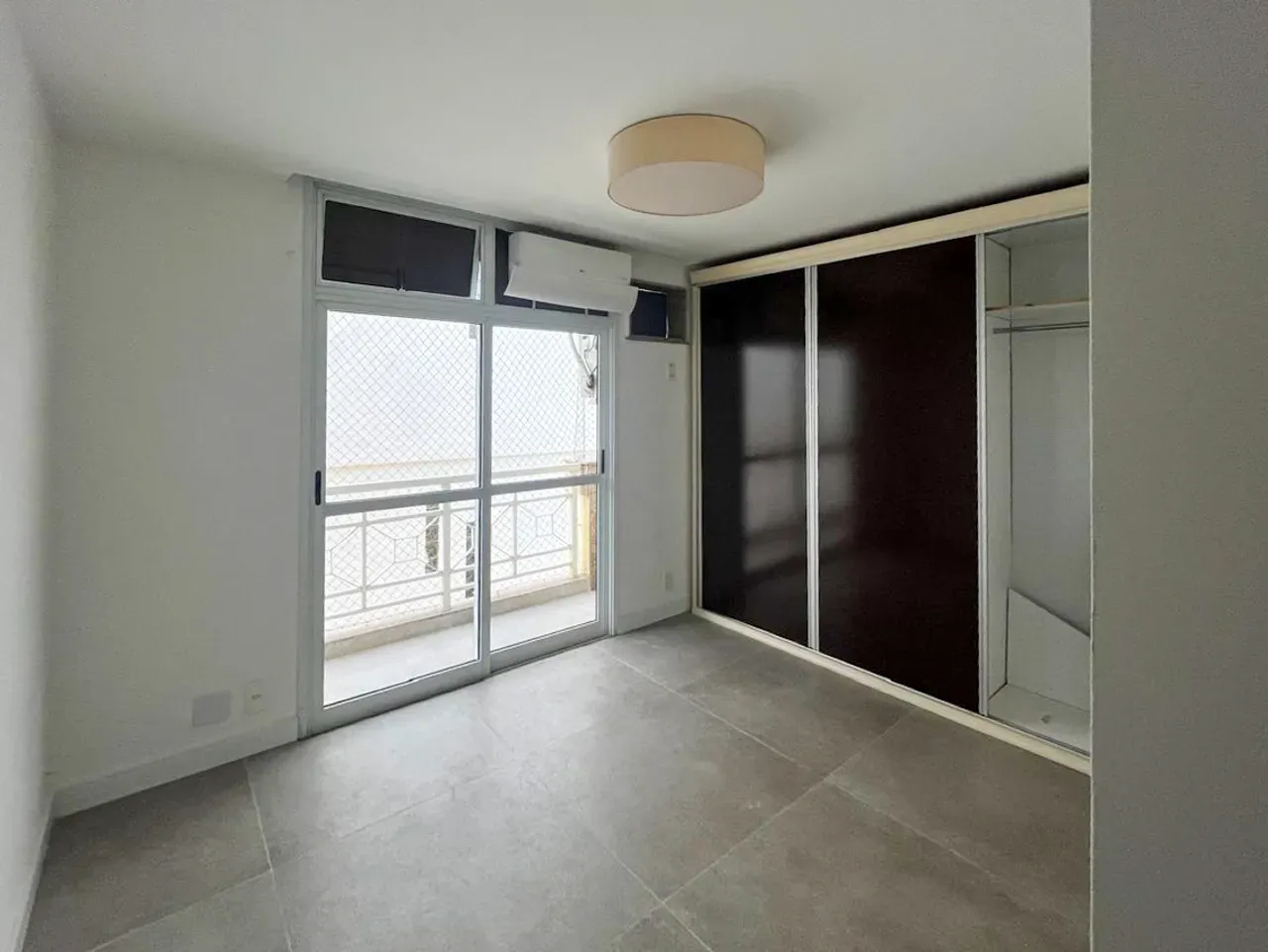 3-bedroom apartment with a washing machine — photo 2