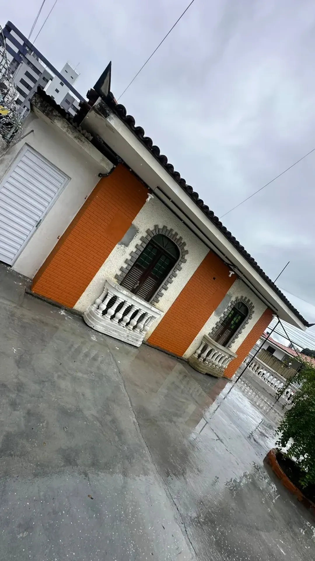 Rental house with 6 bedrooms and 3 bathrooms, 504 m² — photo 2