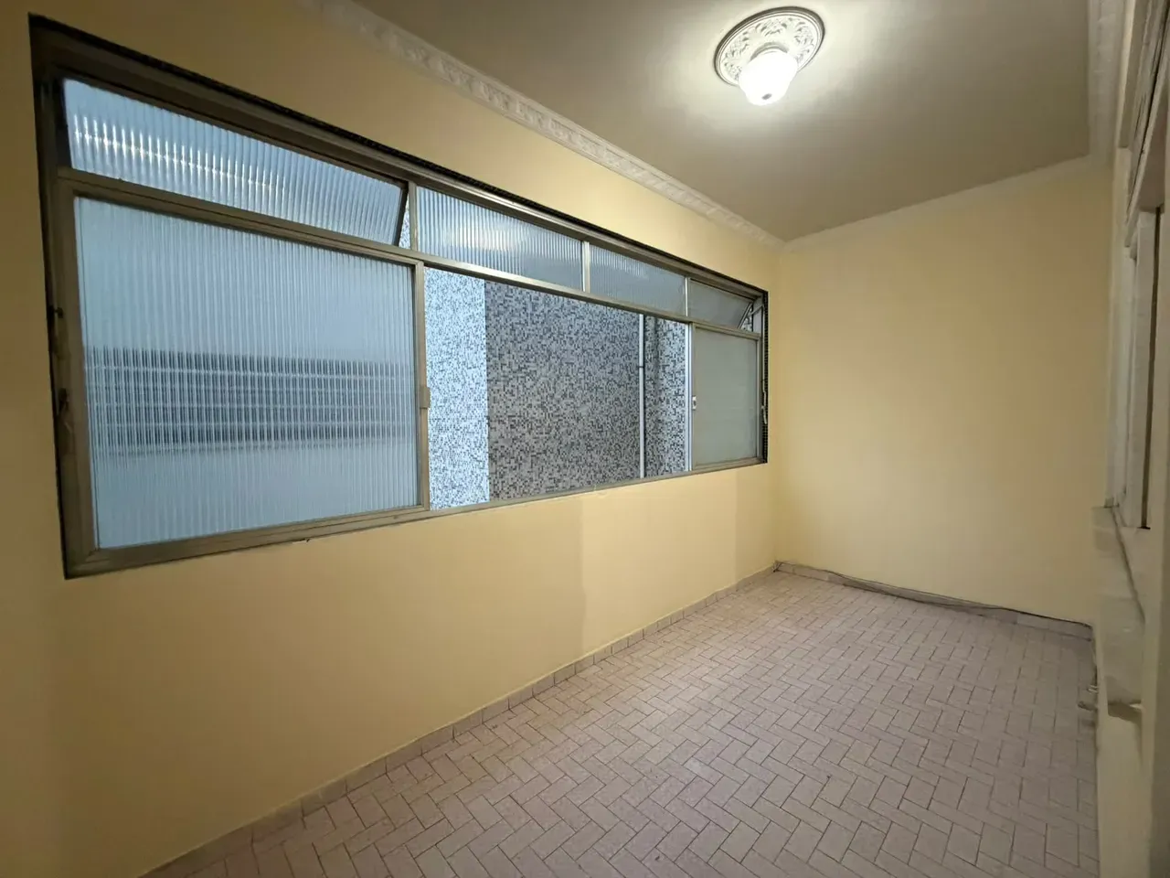 Wood or laminate floors in a 3-bedroom house, 83 m² — photo 6